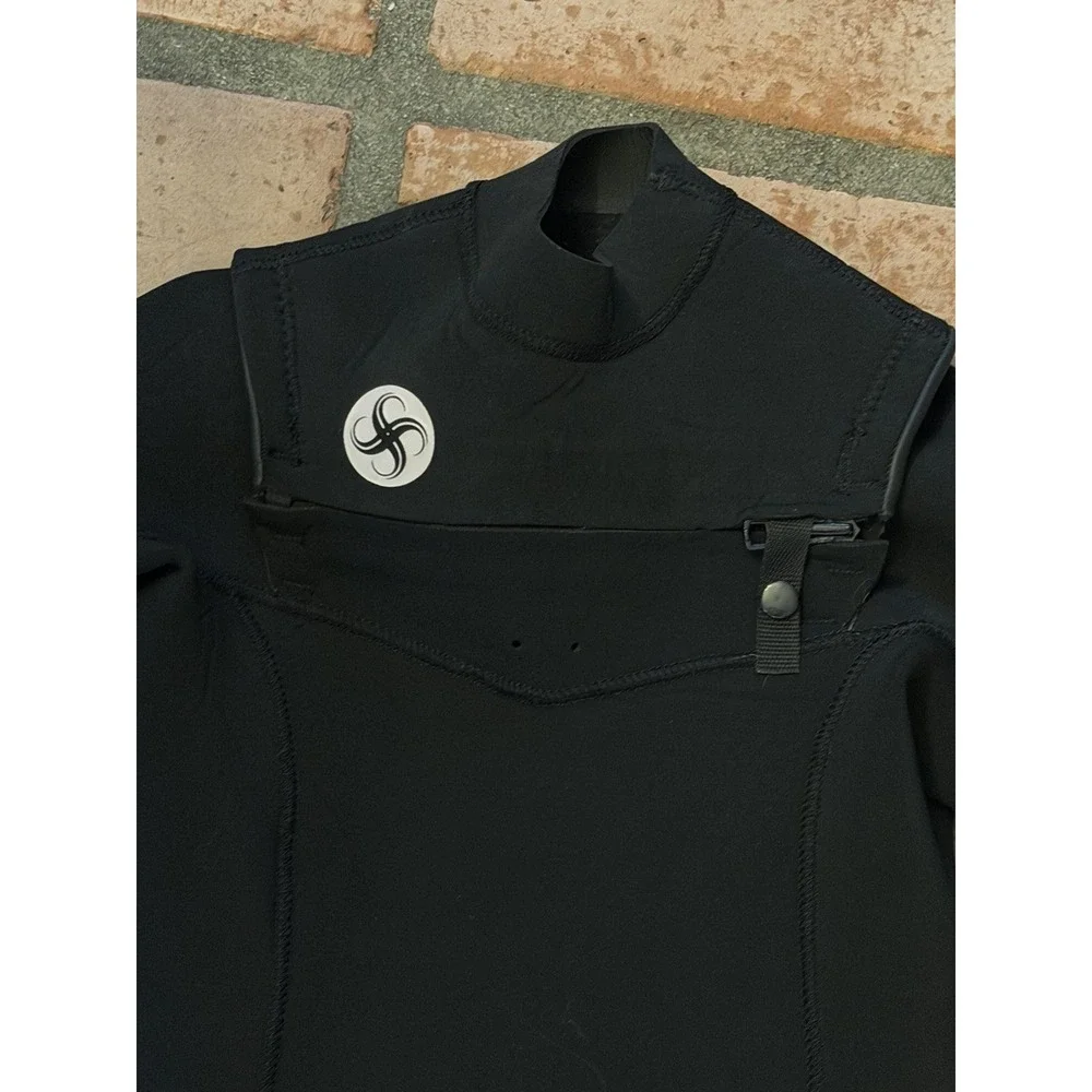 Sisstrevolution Youth Full 3 2 Wetsuit Black & Pink Size 8
